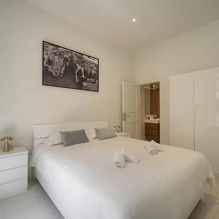 Frgk Le Hoche Luxury 2br - Large Terrace - 2 Min Palais Apartment