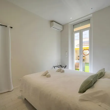 Frgk Rue Hoche Luxury 2br - Large Terrace - 2 Min Palais Apartment *